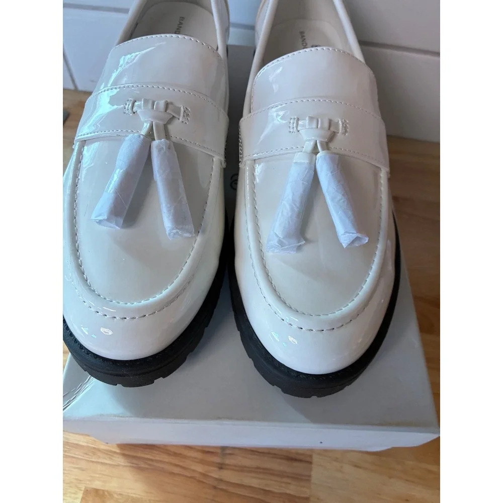 Bandolino Fillup3 Ivory Patent Lug Sole Tassel Loafers Womens 9.5 M NEW
